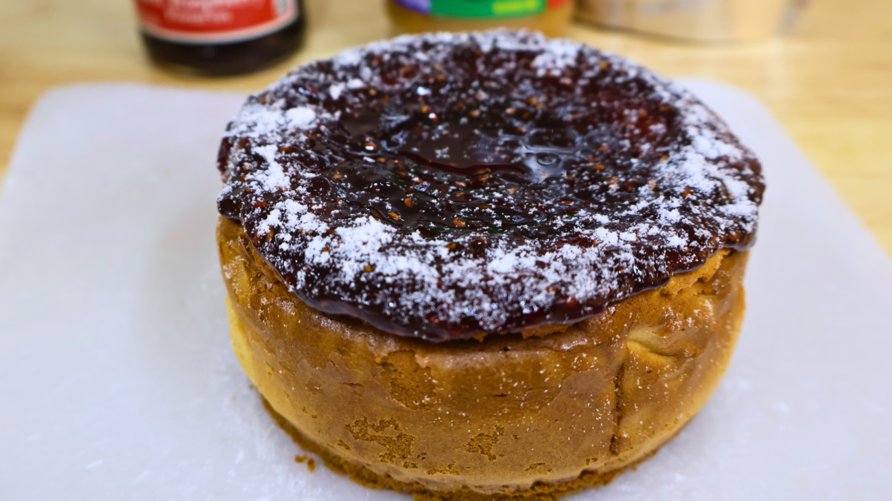 Peanutbutter & Raspberry Cheesecake with Muscovado Sugar Crust