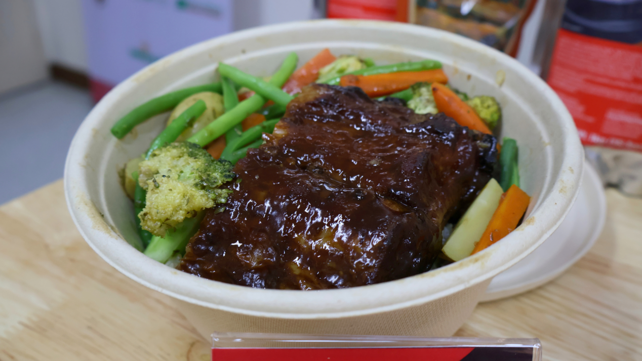 PINEAPPLE GLAZED BBQ RIBS